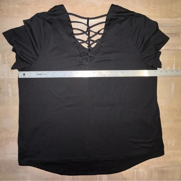 LANE BRYANT LIVI V-Neck Recycled Soft Macrame-Back Tee 18/20 - Picture 12 of 16